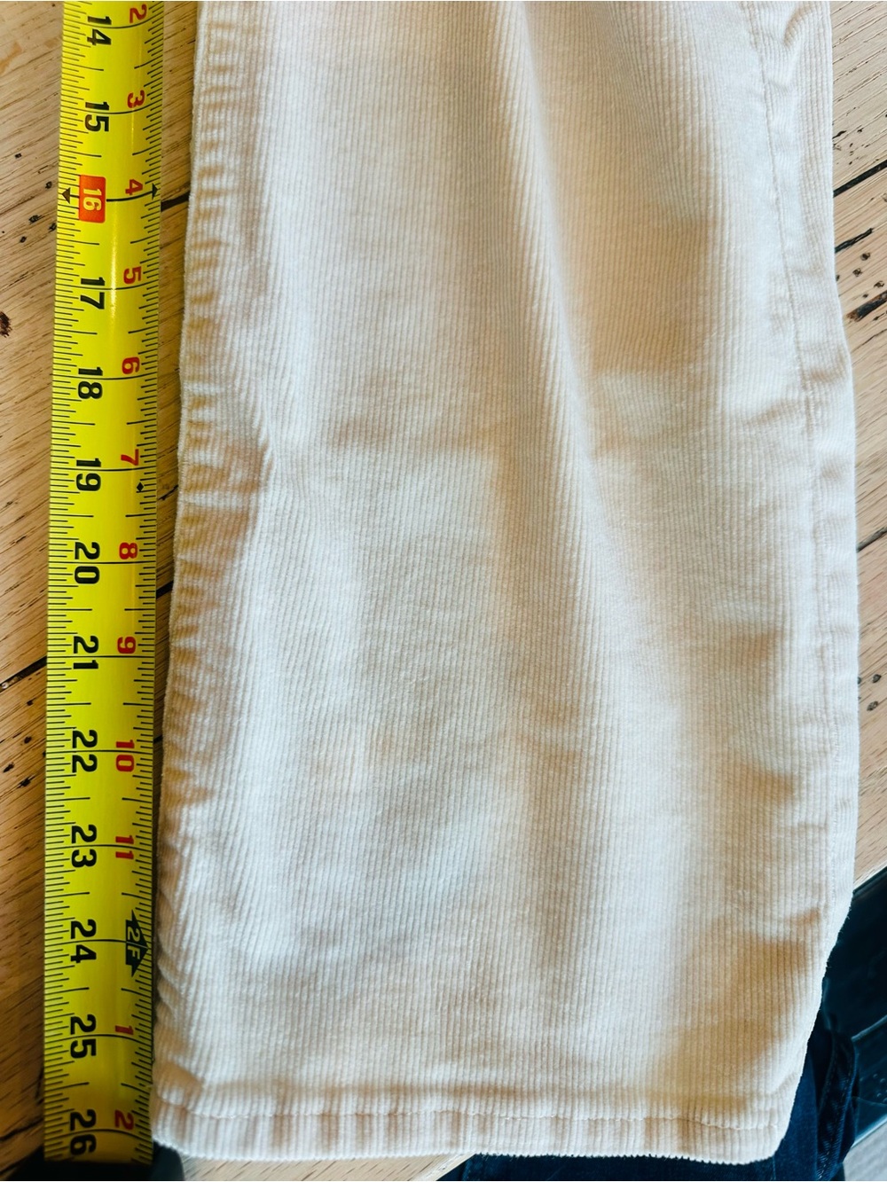 Levi's Corduroy Cream RibCage Straight-Ankle Jeans, Inseam: 26” - Picture 6 of 8